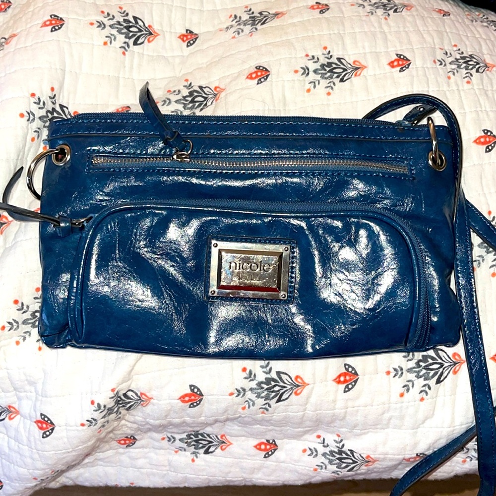 Beautiful Blue Nicole by Nicole Miller Crossbody Handbag🔥